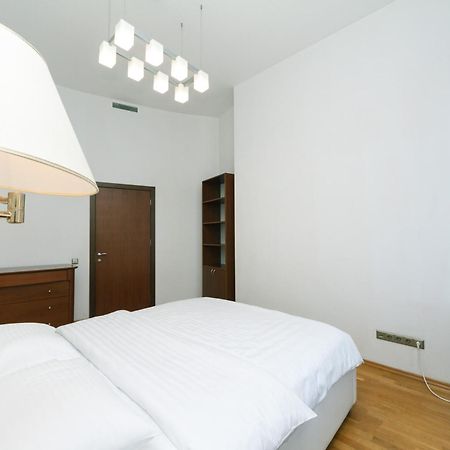 Lux Near Maidan, Khreschutyk 3Br Apartman Kijev Kültér fotó