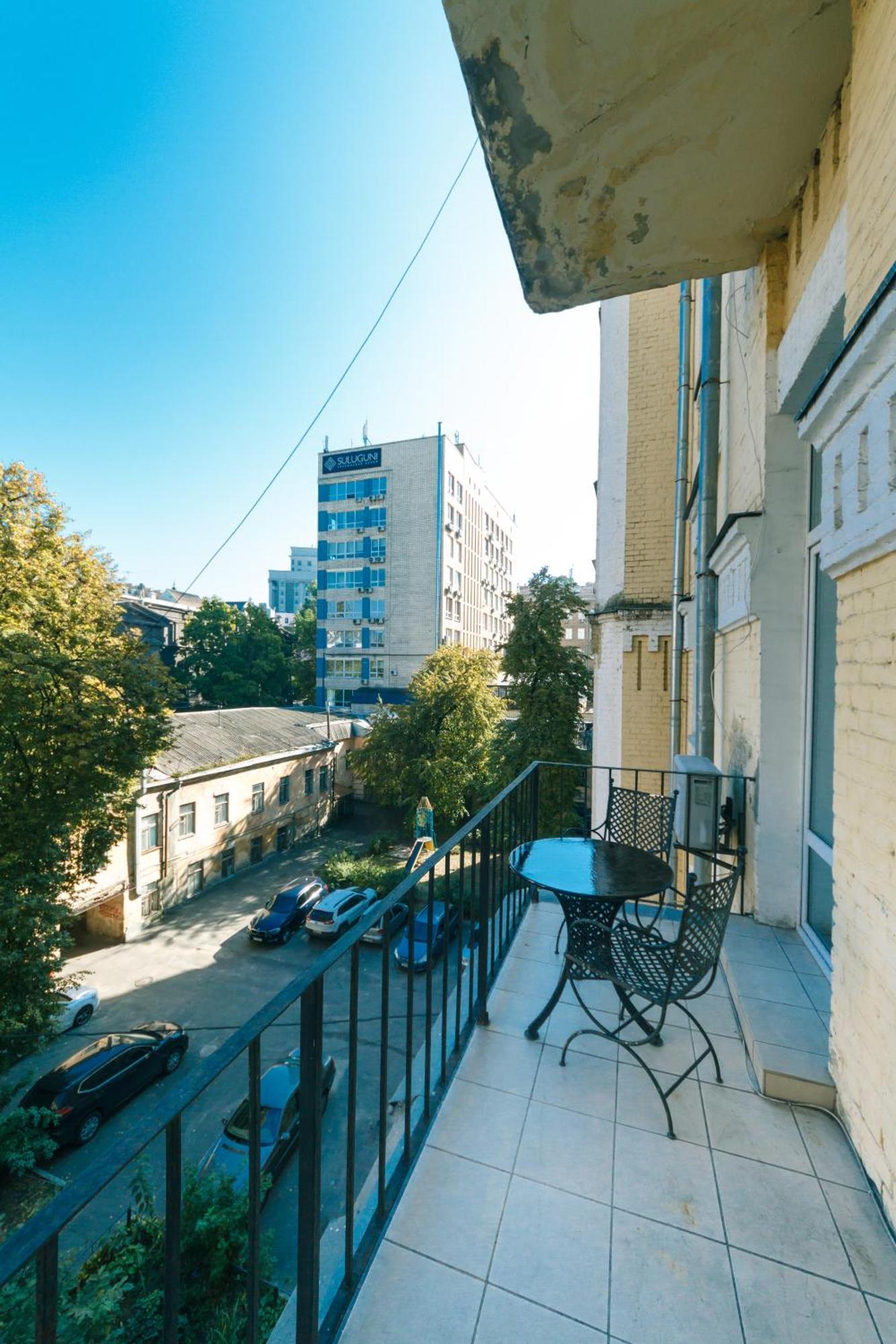 Lux Near Maidan, Khreschutyk 3Br Apartman Kijev Kültér fotó
