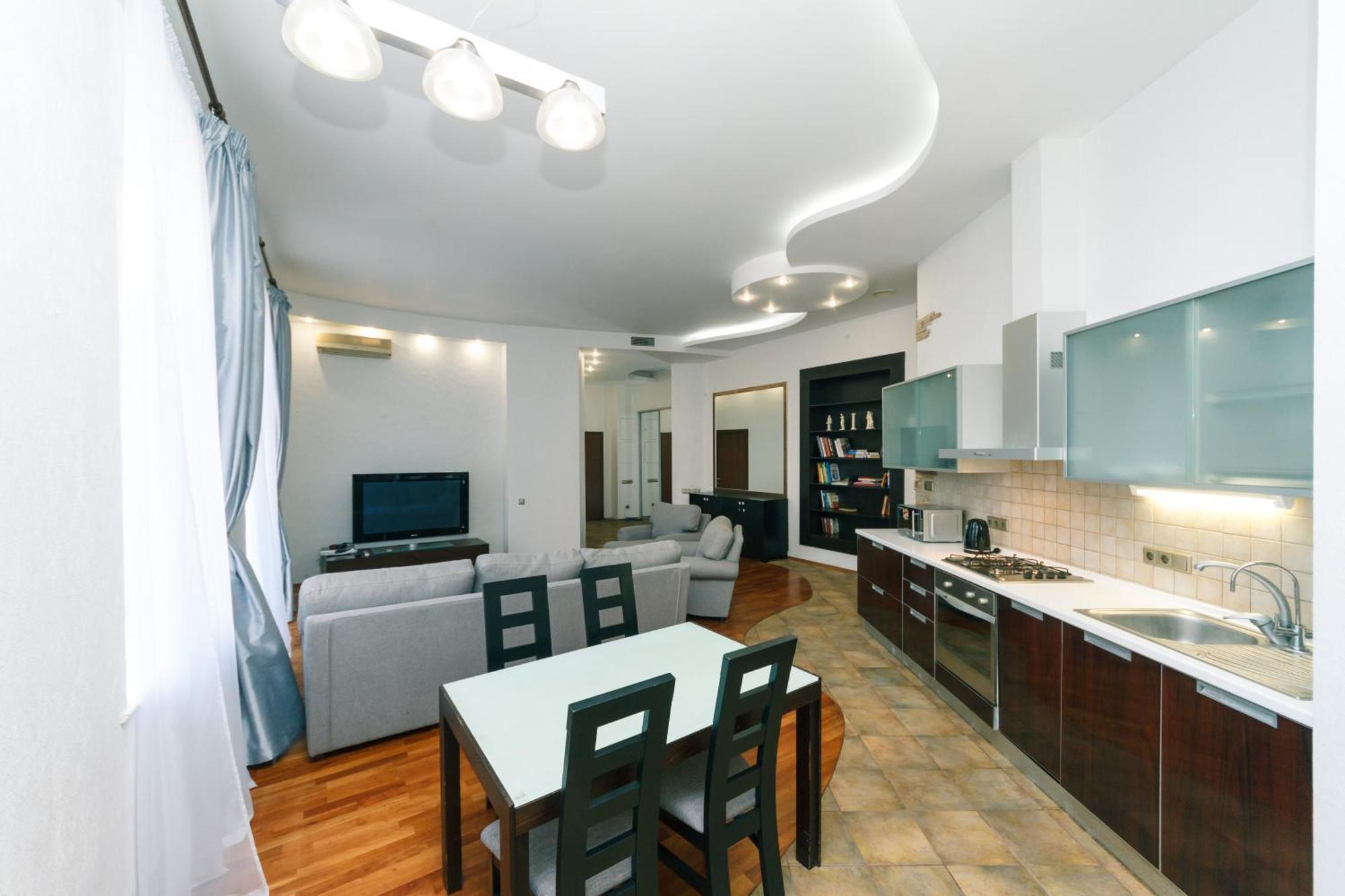 Lux Near Maidan, Khreschutyk 3Br Apartman Kijev Kültér fotó