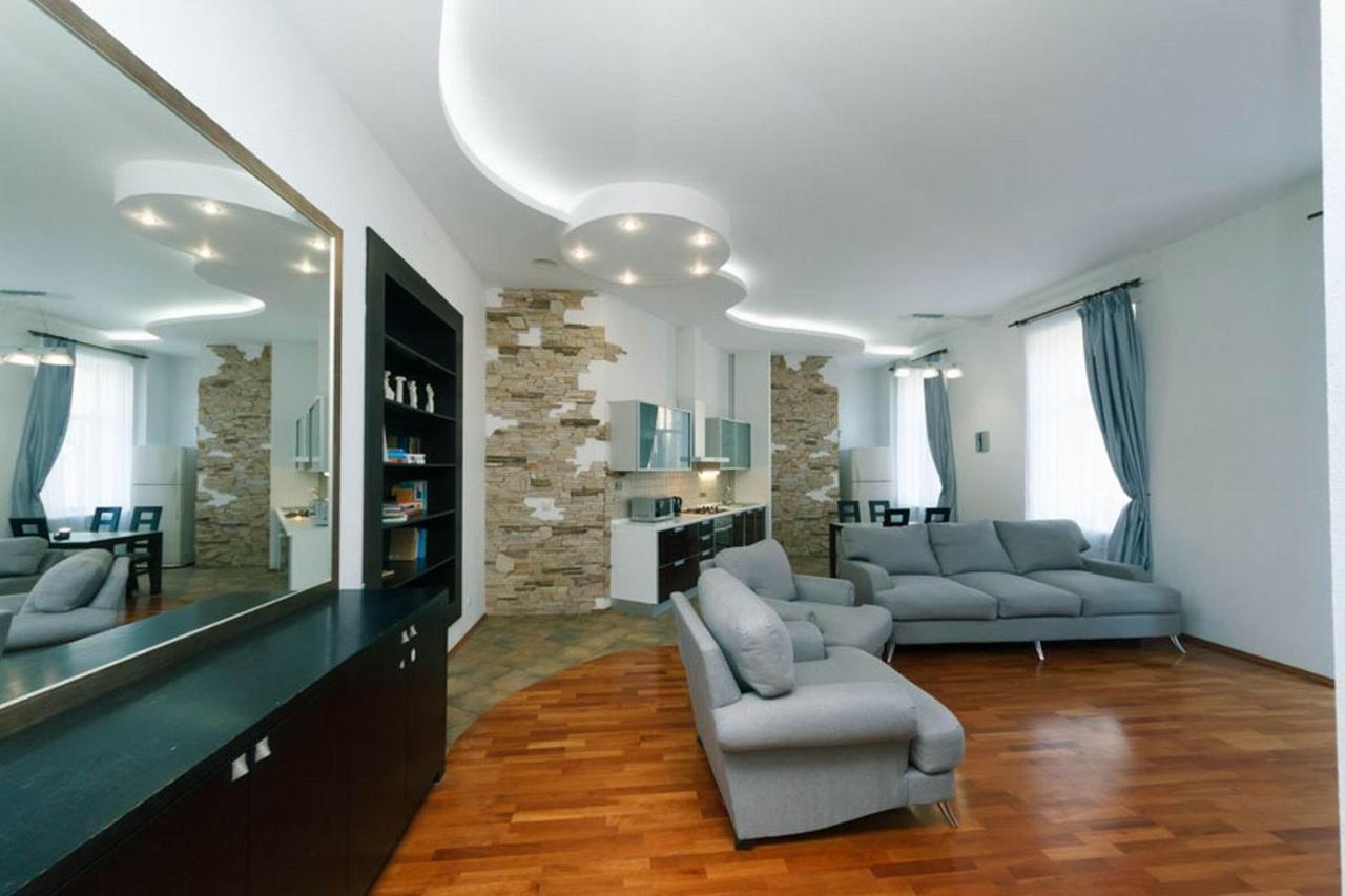 Lux Near Maidan, Khreschutyk 3Br Apartman Kijev Kültér fotó